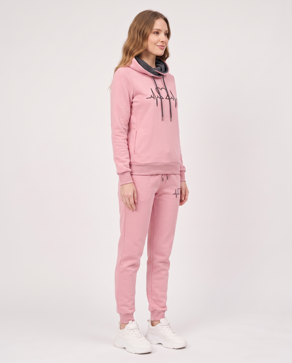 Heartbeat Comfortable Tracksuit in Pink – three-quarter view